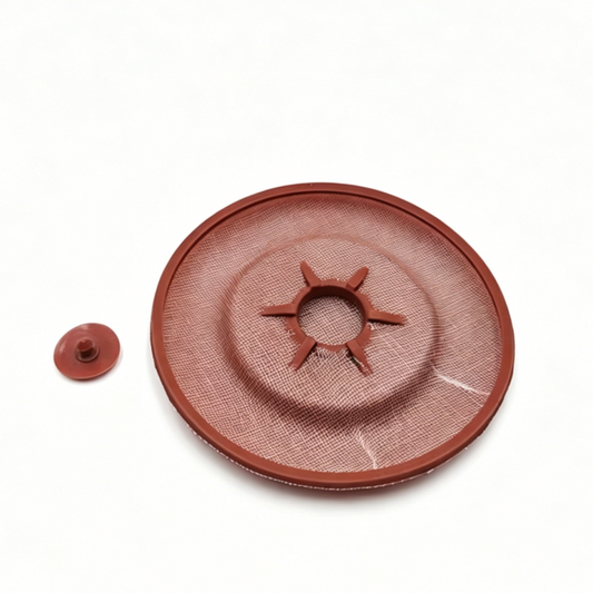 Red oil separator for crankcase ventilation with round mesh screen and central hub